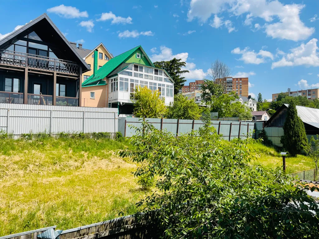 Уютный номер с выходом в сквер Волкова