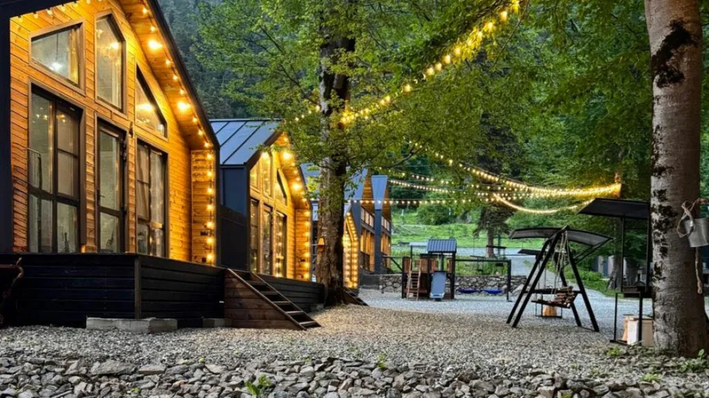 Коттедж с 2 спальнями и видом на горы и лес