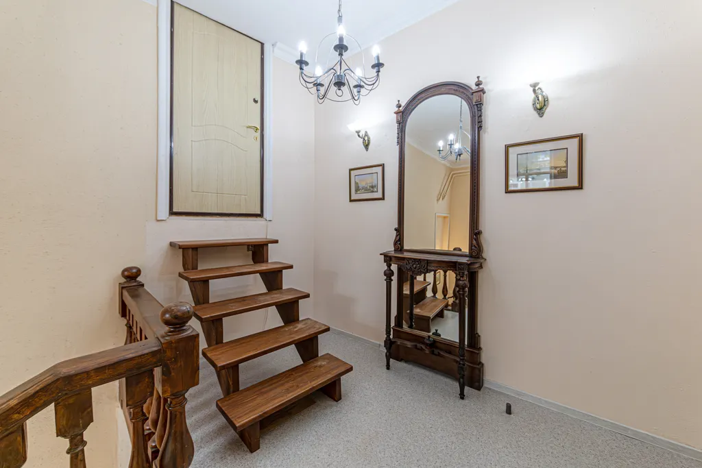 Квартира delux с 4 спальнями и парковкой у Эрмитажа