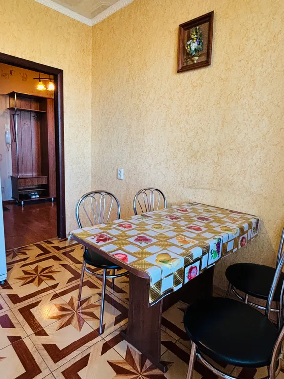 Рядом автовокзал, Мега Гринн