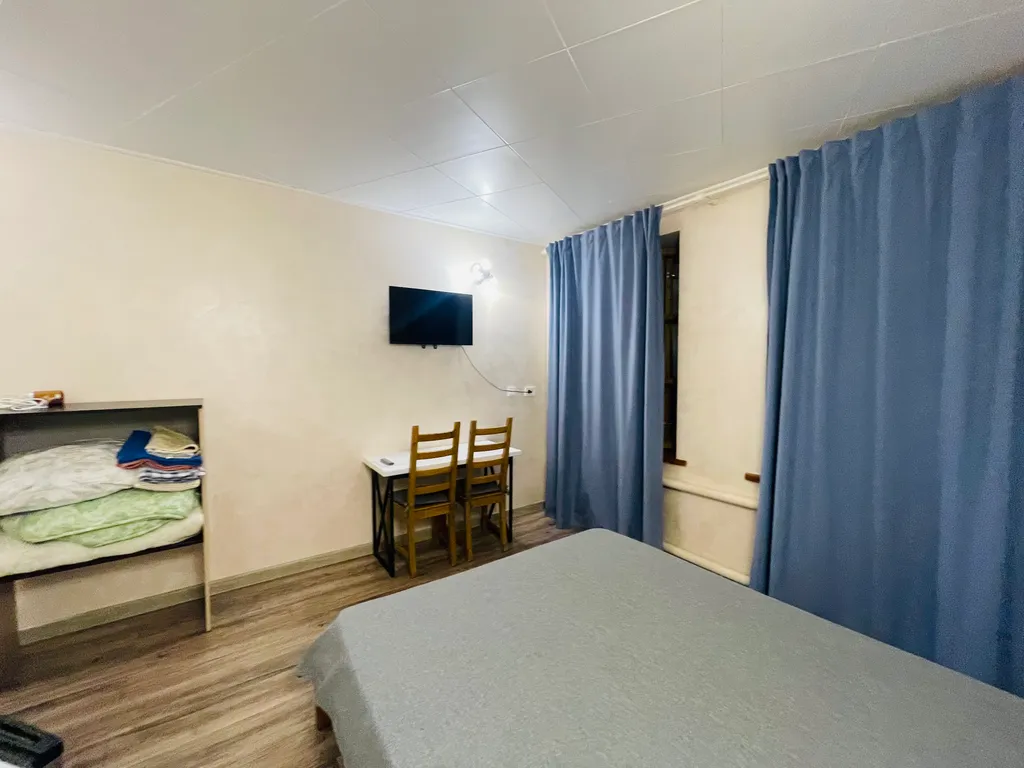 Уютный номер с выходом в сквер Волкова