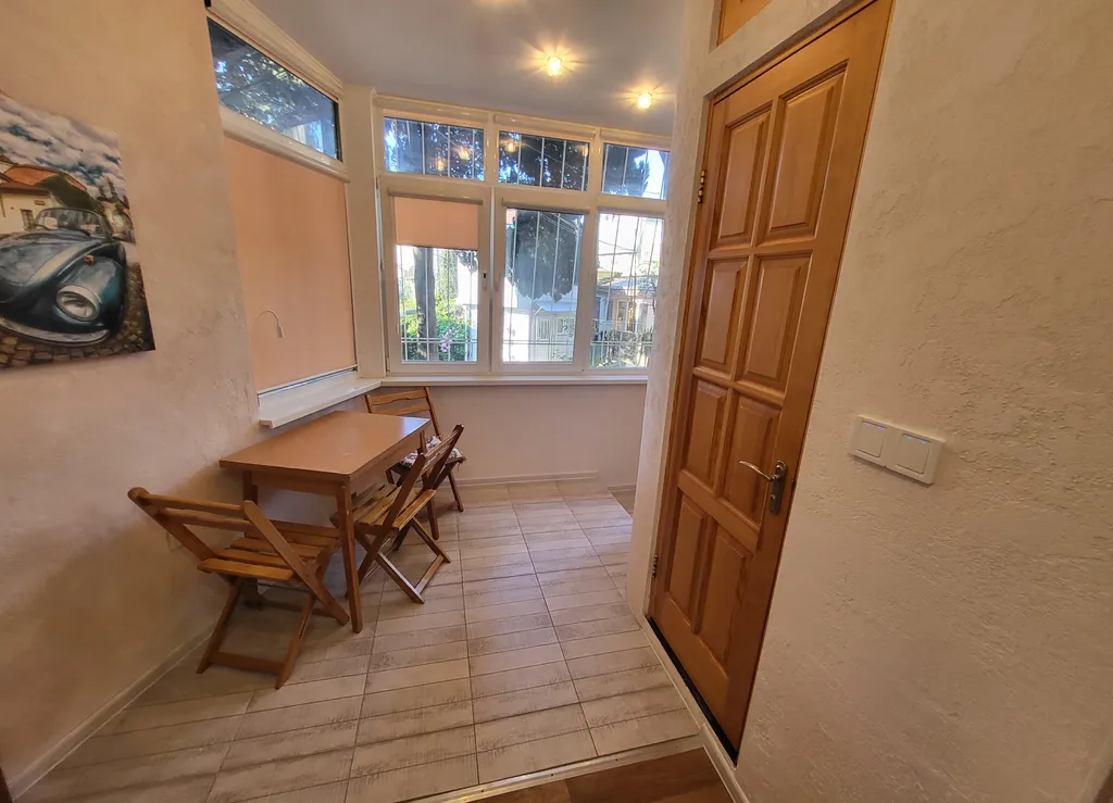 Уютная квартира, в 150 метрах от Массандровского пляжа