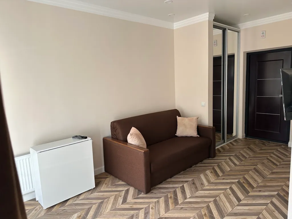 Уютная студия с видом на лес