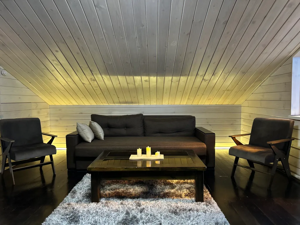 Уютный номер на крыше с террасой