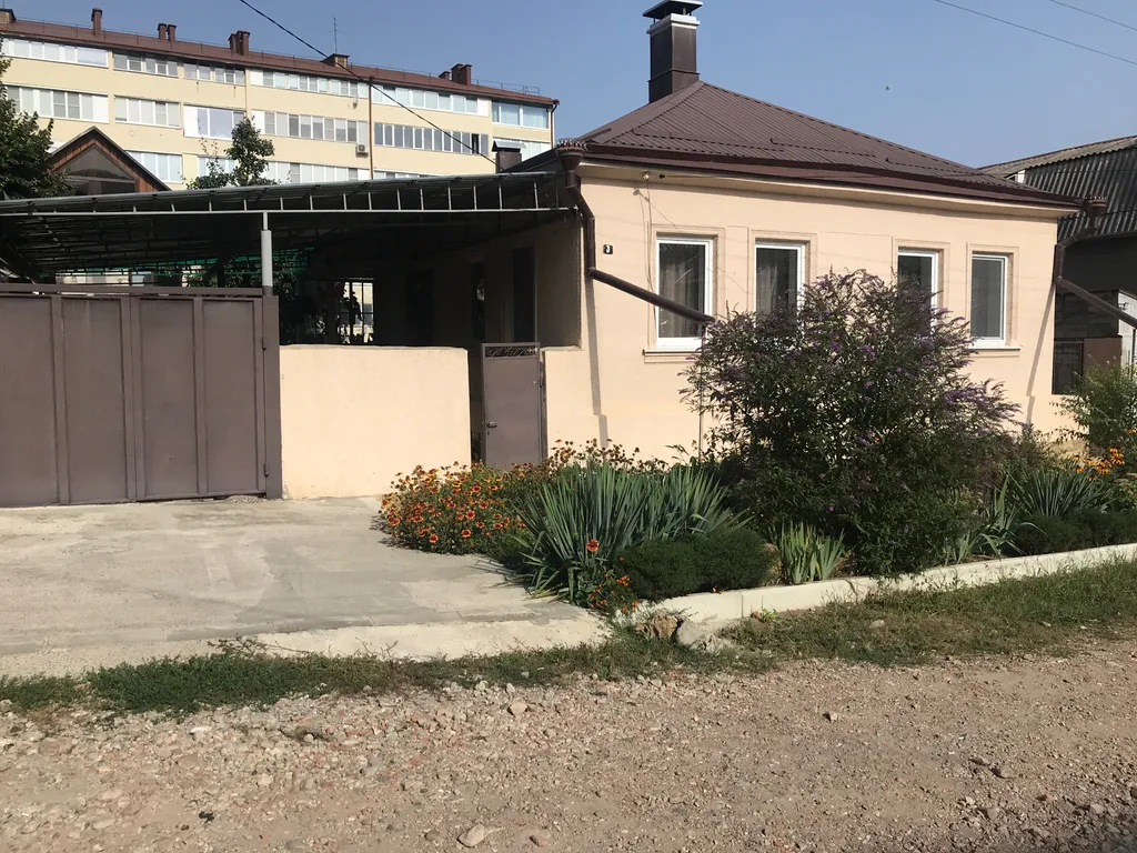 Коттедж Уютный дом в предсанаторной зоне Кисловодска — Кисловодск