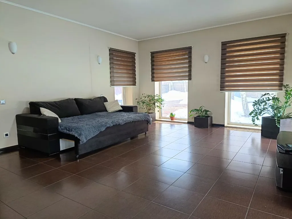 Коттедж с французскими окнами на участке с соснами и берёзами — аренда посуточно в Ногинск