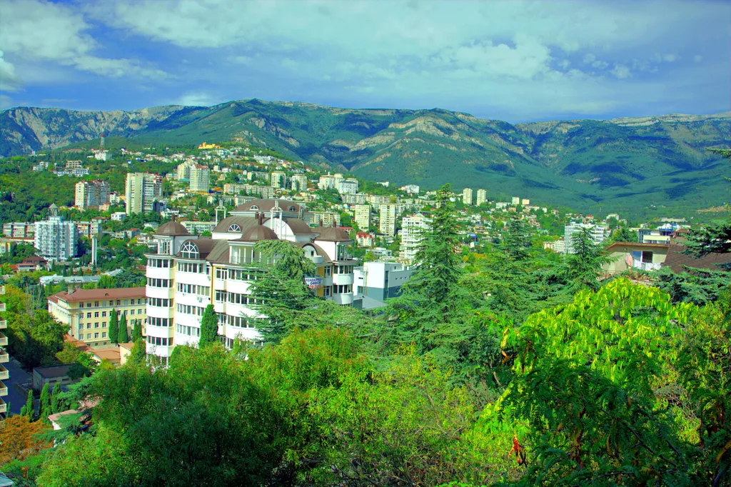 Коттедж Видовая комфортабельная квартира в частном доме с садом у моря, центр — Ялта