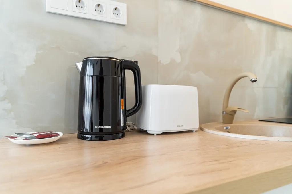 Стильная студия с потрясающим видом на море и город