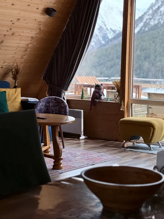 Уютный гостевой дом в Приэльбрусье с потрясающими видами на горы и лес