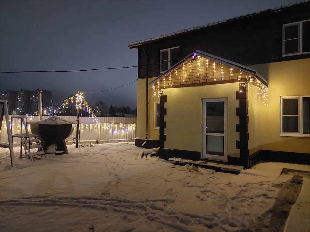 Дом на берегу залива