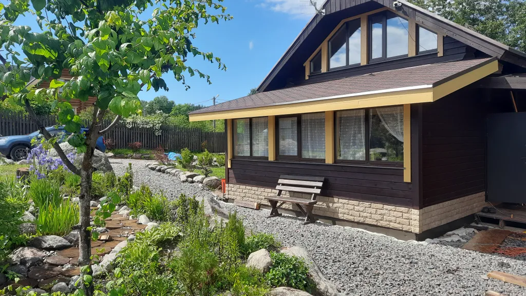 Дом-баня на берегу озера