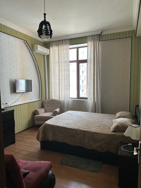 Уютная квартира с большими окнами и красивым видом