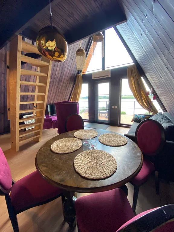 Smaland Ranta house-шале на высоком берегу с видом на реку и закат