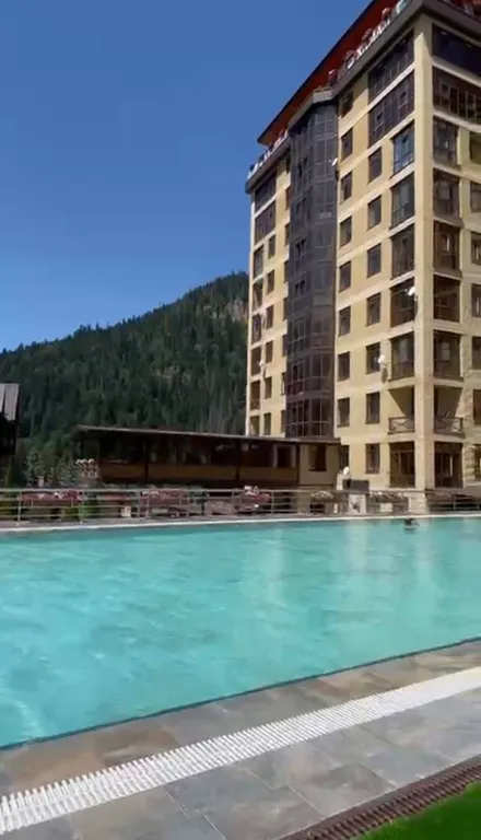 Апартамент с видом на горы в центре