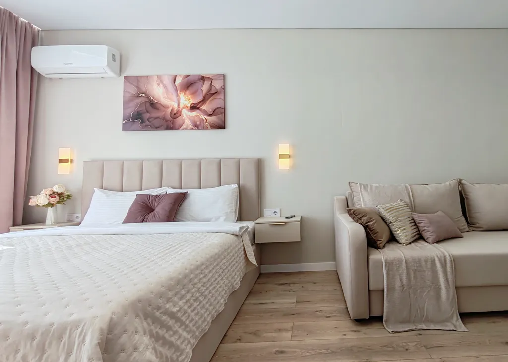 Квартира с видом на сквер Героев России