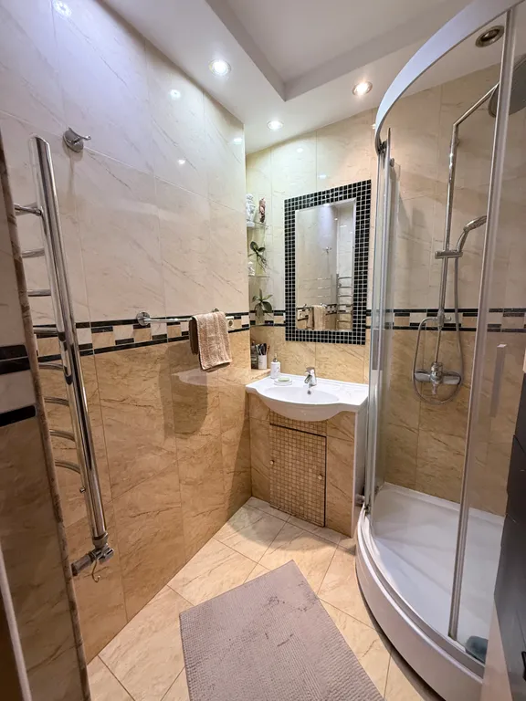 Квартира Большая трехкомнатная квартира на Лермонтова — Зеленоградск