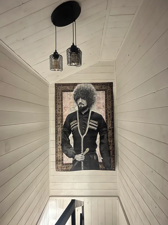 Дом в лесу с видом на горы