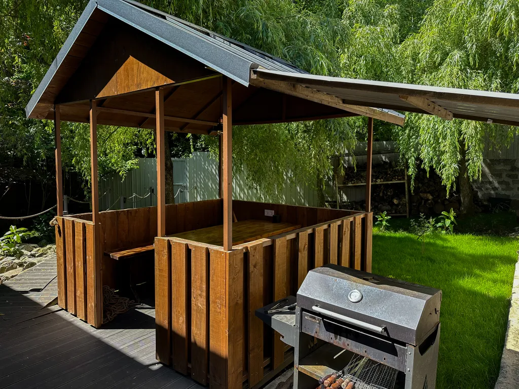 Инстаграмное шале c горячей купелью