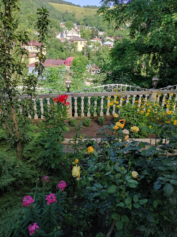 Домик с беседкой