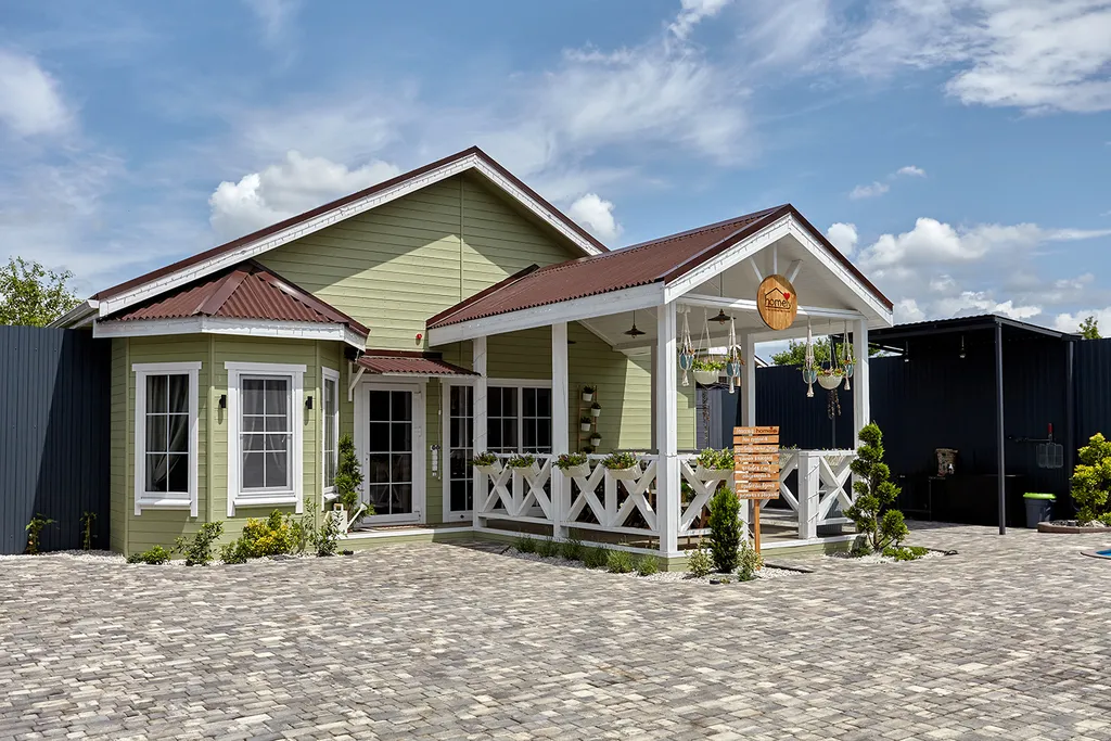 Уютный загородный дом с баней на дровах и теплым бассейном