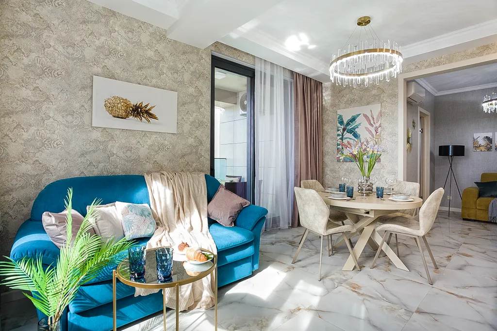 Золотой Ананас с видом на море