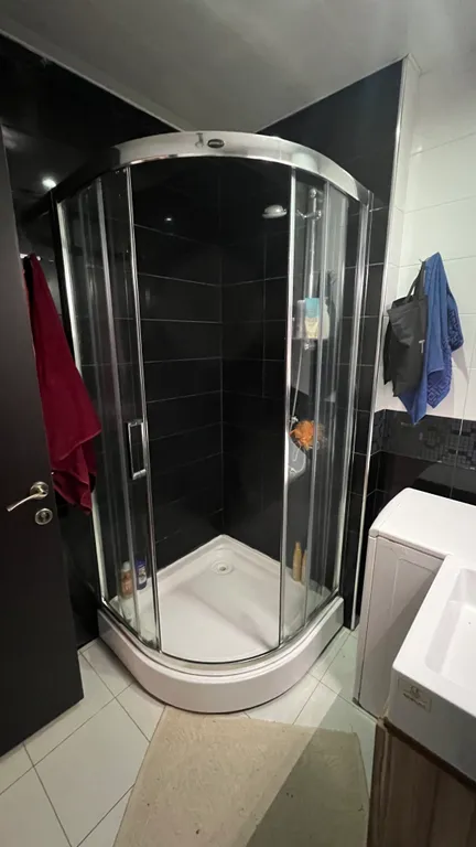 Номер с видом на море, Волна, Orby residents