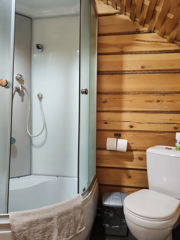 Второй этаж-студия в двух этажном доме