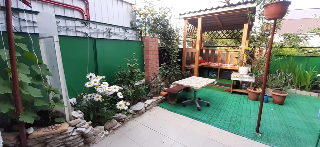 Удобная и уютная часть дома с отдельным входом, лужайкой, мангалом