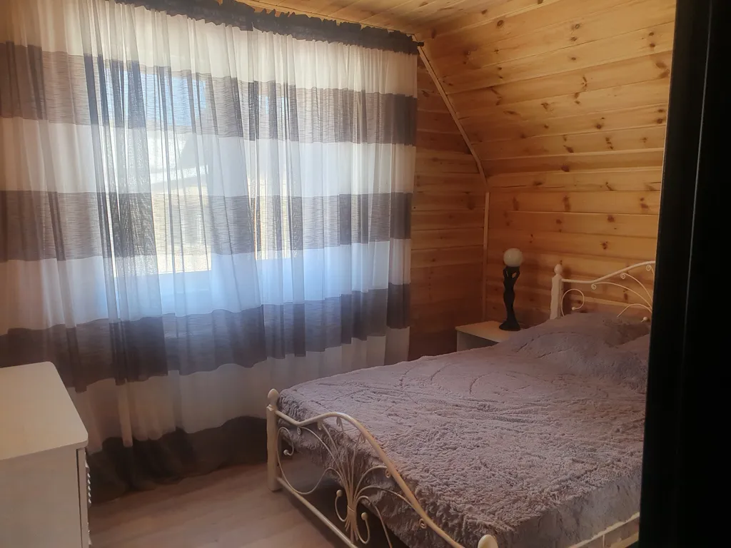 Деревянный большой дом