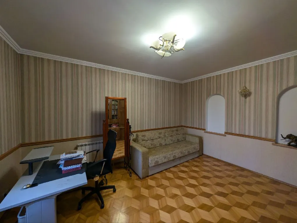 Коттедж с сауной, бассейном и бильярдом в 10 минутах от Минска