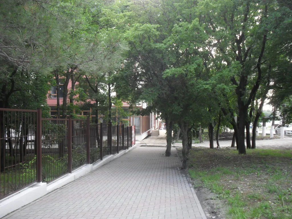 До моря 10 минут, рядом всё, аквапарк, магазины, остановка, Арена