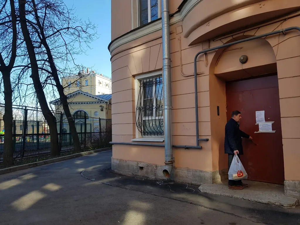 В самом центре, в тихом дворе, рядом с парком