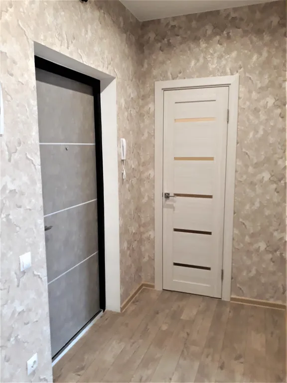 Квартира с панорамными окнами в новом ЖК у самолета