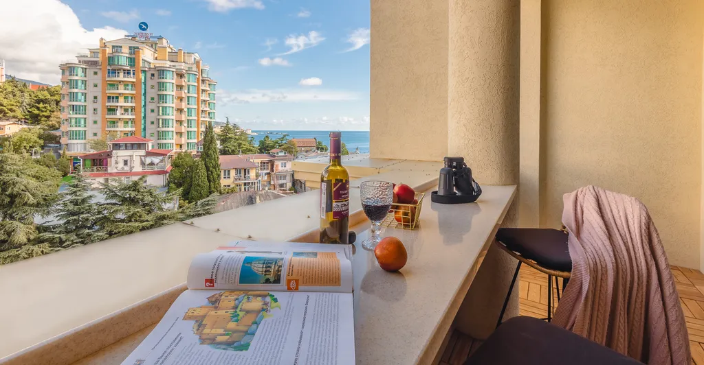 Сдается видовая квартира в центре Ялты!