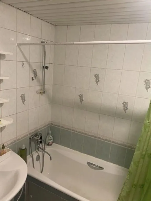 Трёxкомнaтная большая кваpтирa у паpка Гaгаринa