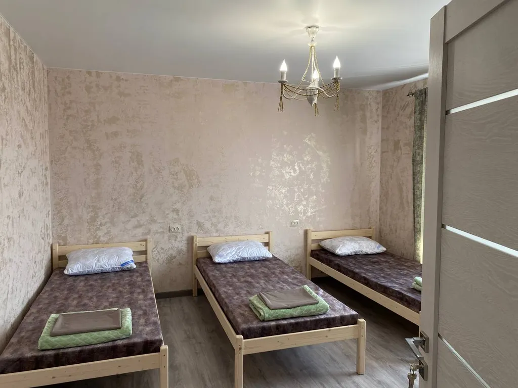 Коттедж 2х этажный с бассейном на 14 человек