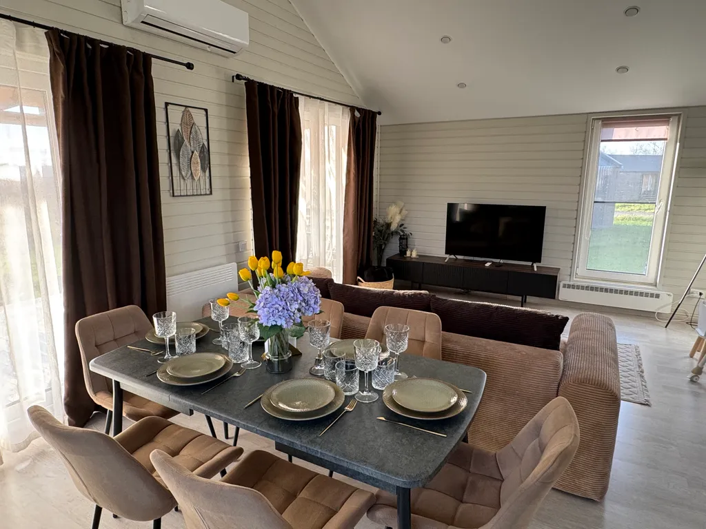 Уютный дом с верандой и чаном