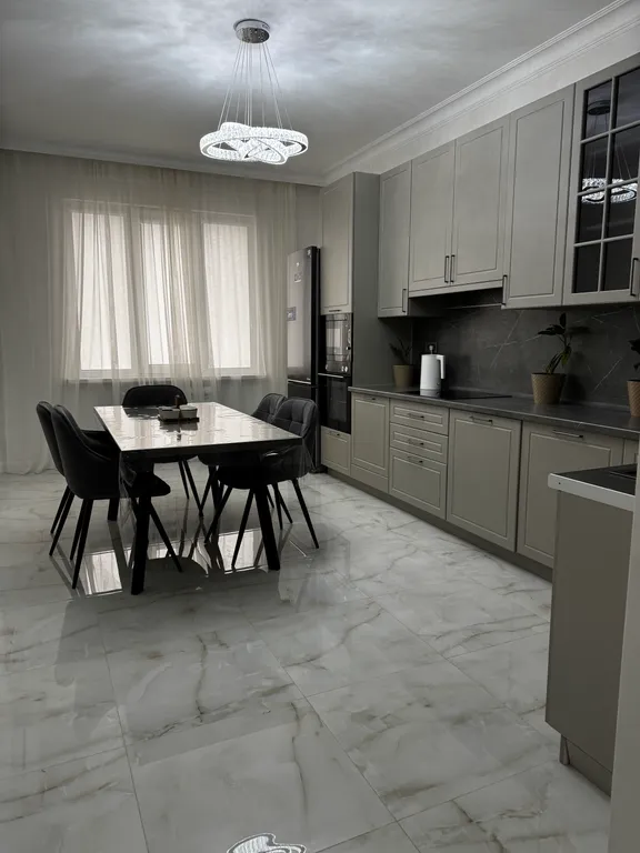 Квартира Большая, красивая квартира — Махачкала