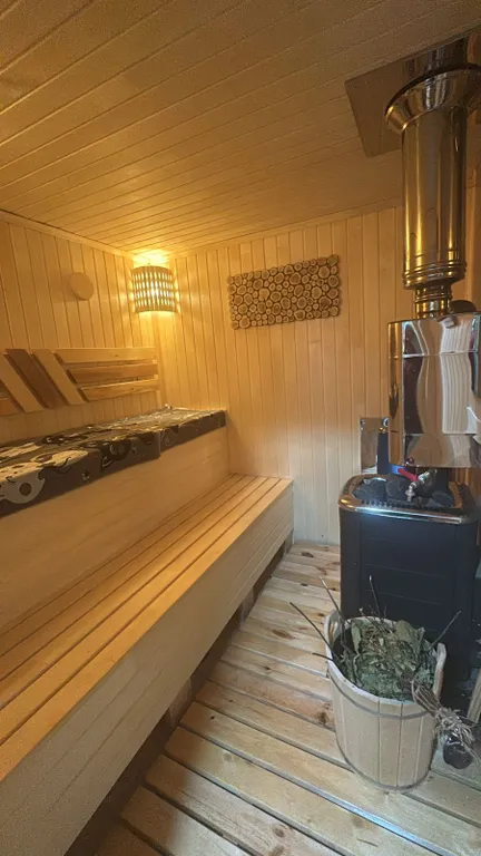 Частный дом с баней на дровах