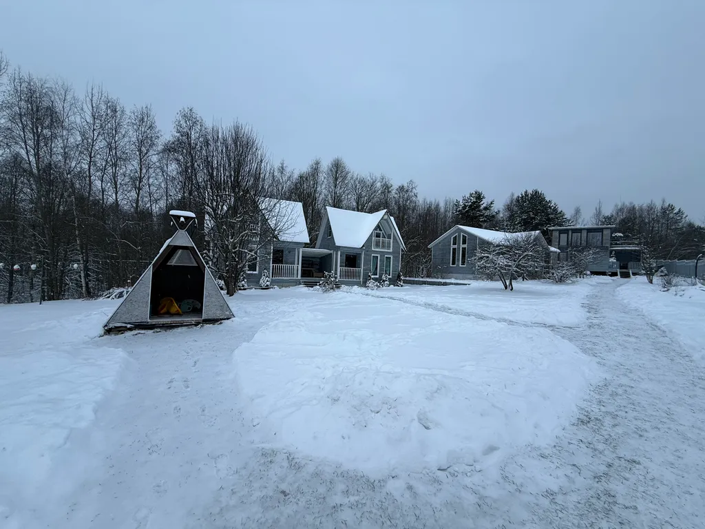 Уютный уголок с видом на горнолыжные трассы