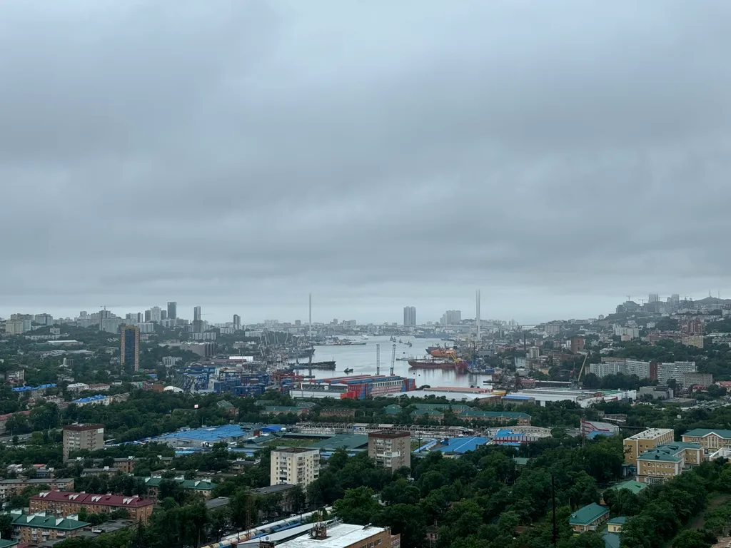 Квартира Квартира Уютная студия с видом на Золотой мост — Владивосток