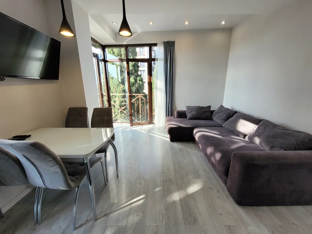 Квартира с панорамными окнами в 5 минутах до моря