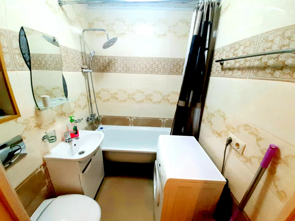 Квартира с балконом рядом с Аэропортом, 15 мин до моря и казино