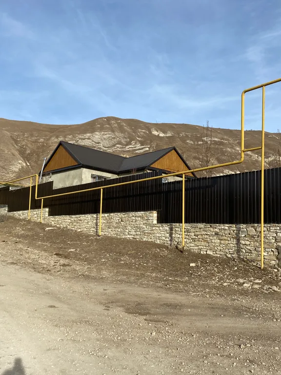 Дом Золотая рыбка с видом на горы и рядом с озером