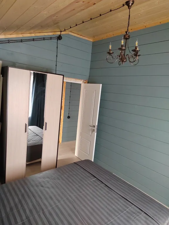 Уютный домик на берегу у моря