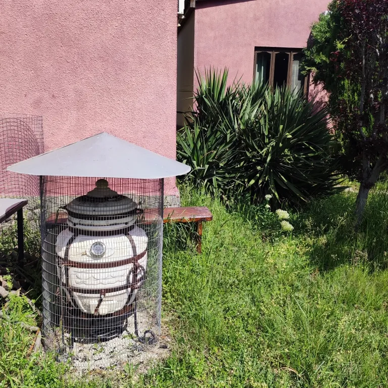 Уютный коттедж с бассейном с морской водой