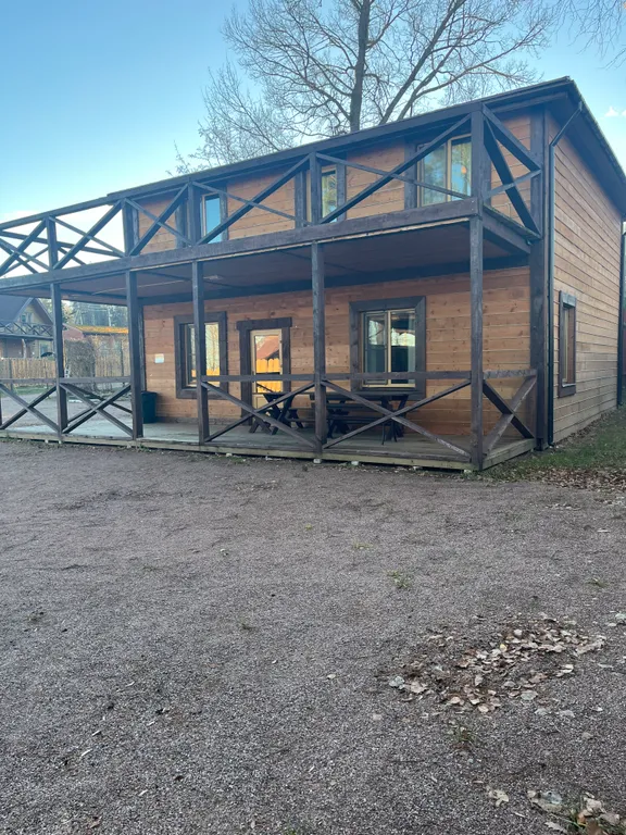 Дом на берегу озера