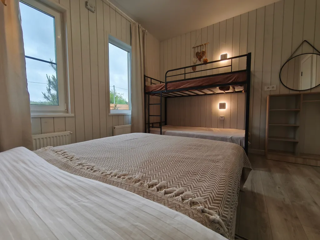 Skandi рыбка загородный дом у пруда в Подмосковье