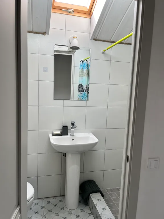 Уютный дом у моря с террасой, баней и теплым бассейном