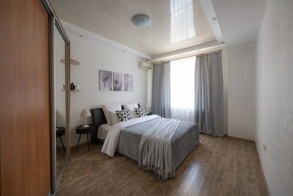 На площади Революции